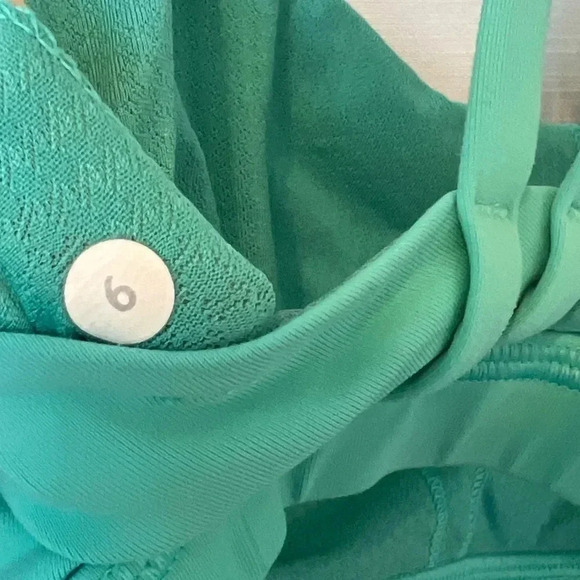 Lululemon Free To Be Tank With Built In Bra Size 6 - Picture 5 of 5